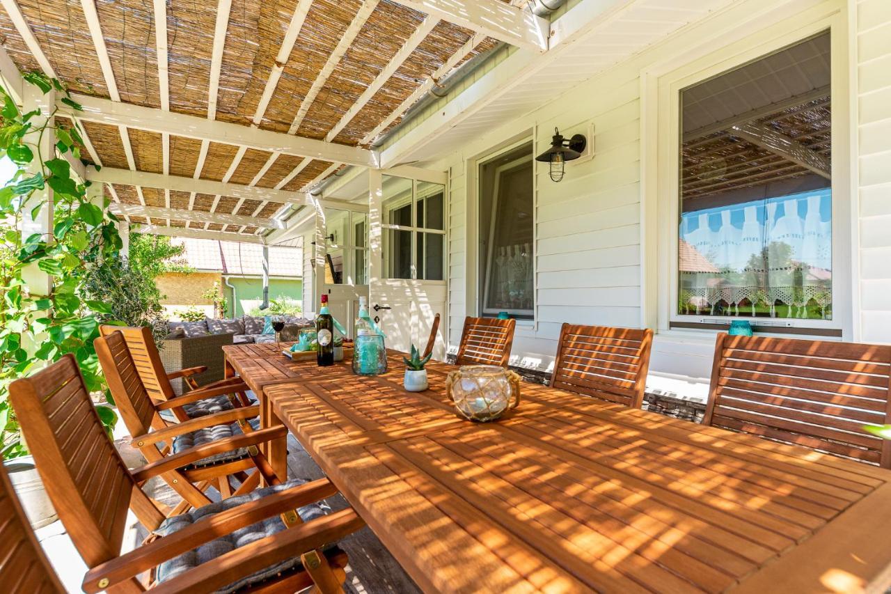 Berrybay Holidayhome Balatonkeresztúr المظهر الخارجي الصورة