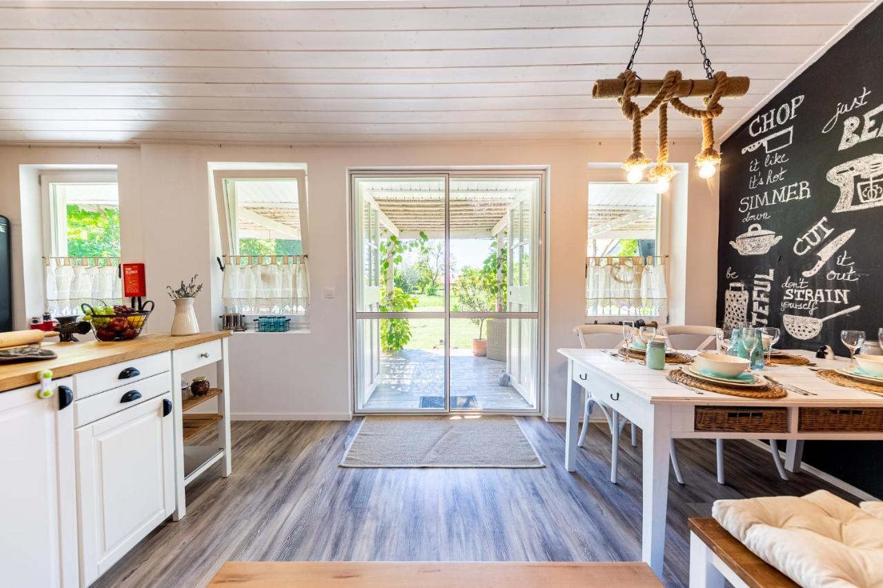 Berrybay Holidayhome Balatonkeresztúr المظهر الخارجي الصورة