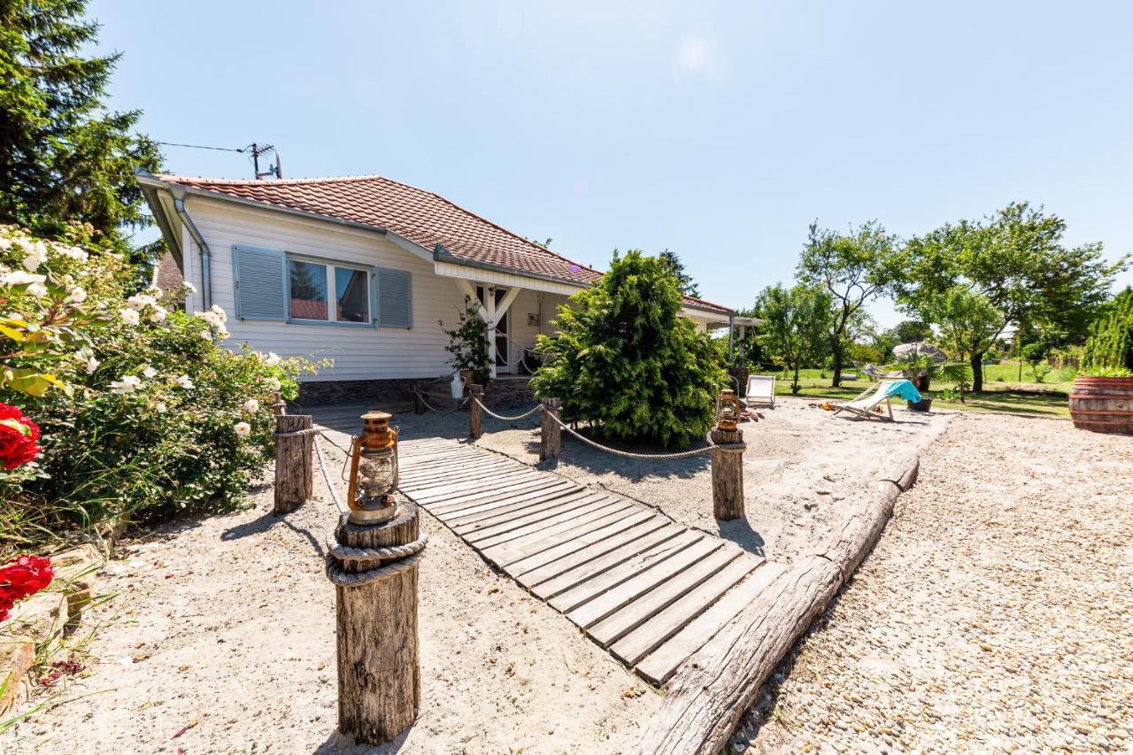 Berrybay Holidayhome Balatonkeresztúr المظهر الخارجي الصورة
